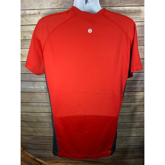 Lululemon Bolt Tech Shirt – Men’s XL, Red Short Sleeve, Bottom Pocket, 22x29 - Picture 2 of 11